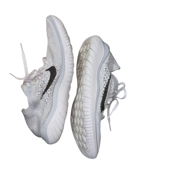Nike Women's Free RN Flyknit Size 9 White Black Sneaker Shoe Lightweight Comfy - Picture 4 of 7